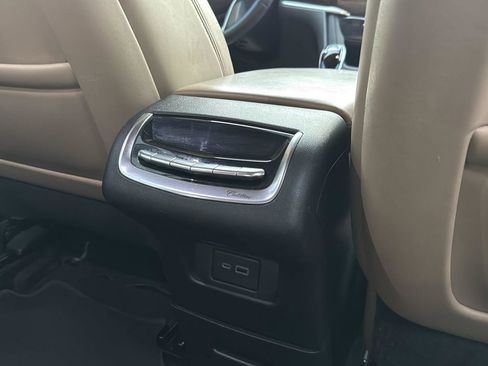 Used 2022 Cadillac XT6 Premium Luxury w/ Platinum Package image 26