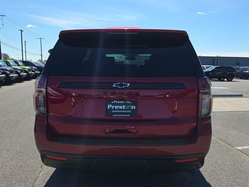 Used 2024 Chevrolet Tahoe Z71 w/ Luxury Package image 9