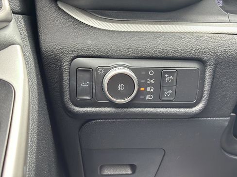 Used 2022 Ford Explorer XLT w/ Equipment Group 202A image 38