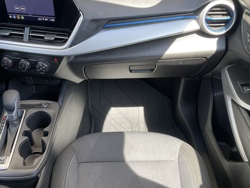 Used 2025 Chevrolet Trax LS FWD image 22