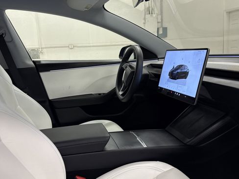 Used 2025 Tesla Model 3 Long Range image 28