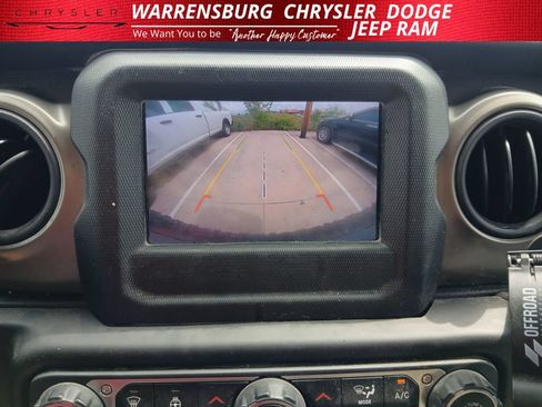 Used 2018 Jeep Wrangler Unlimited Sport S AWD/4WD image 21