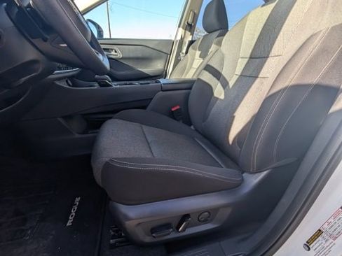 Used 2024 Nissan Rogue SV image 26