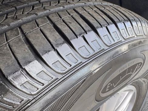 Used 2024 Buick Enclave Premium image 30