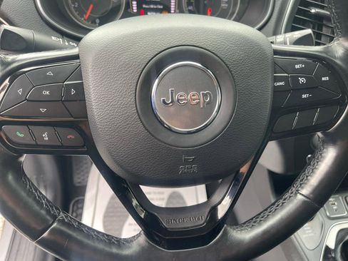 Used 2020 Jeep Cherokee Latitude Plus AWD/4WD image 12