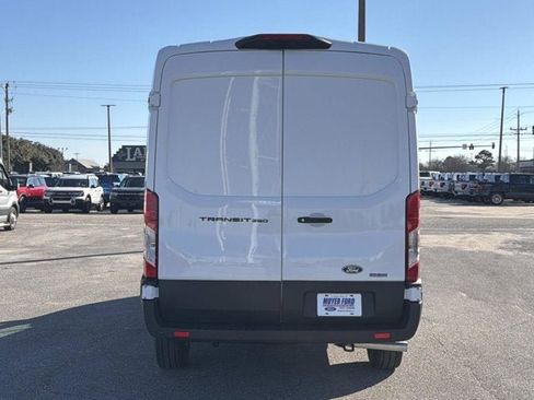 New 2026 Ford Transit 250 148 Medium Roof w/ Load Area Protection Package image 5