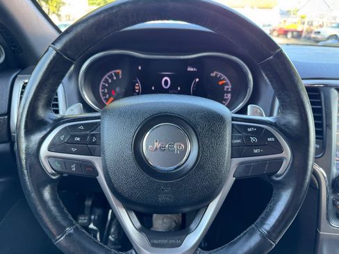 Used 2017 Jeep Grand Cherokee Altitude AWD/4WD image 22