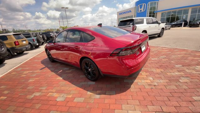 Certified 2025 Honda Accord SE image 7