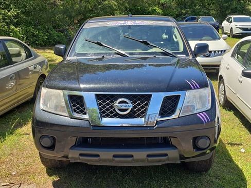 Used 2016 Nissan Frontier SV RWD image 2