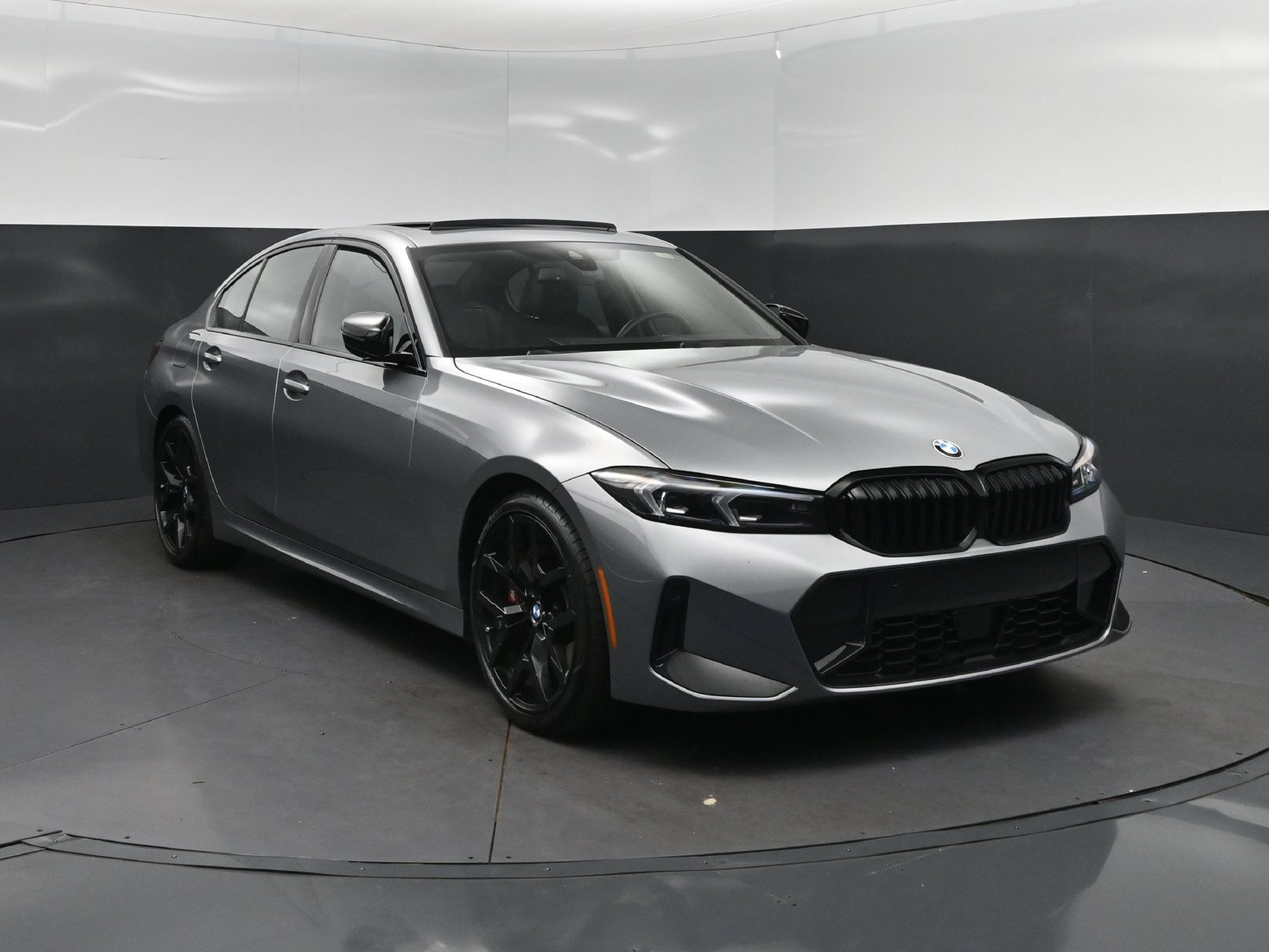 Certified 2026 BMW 330i Sedan w/ M Sport Package RWD image 9