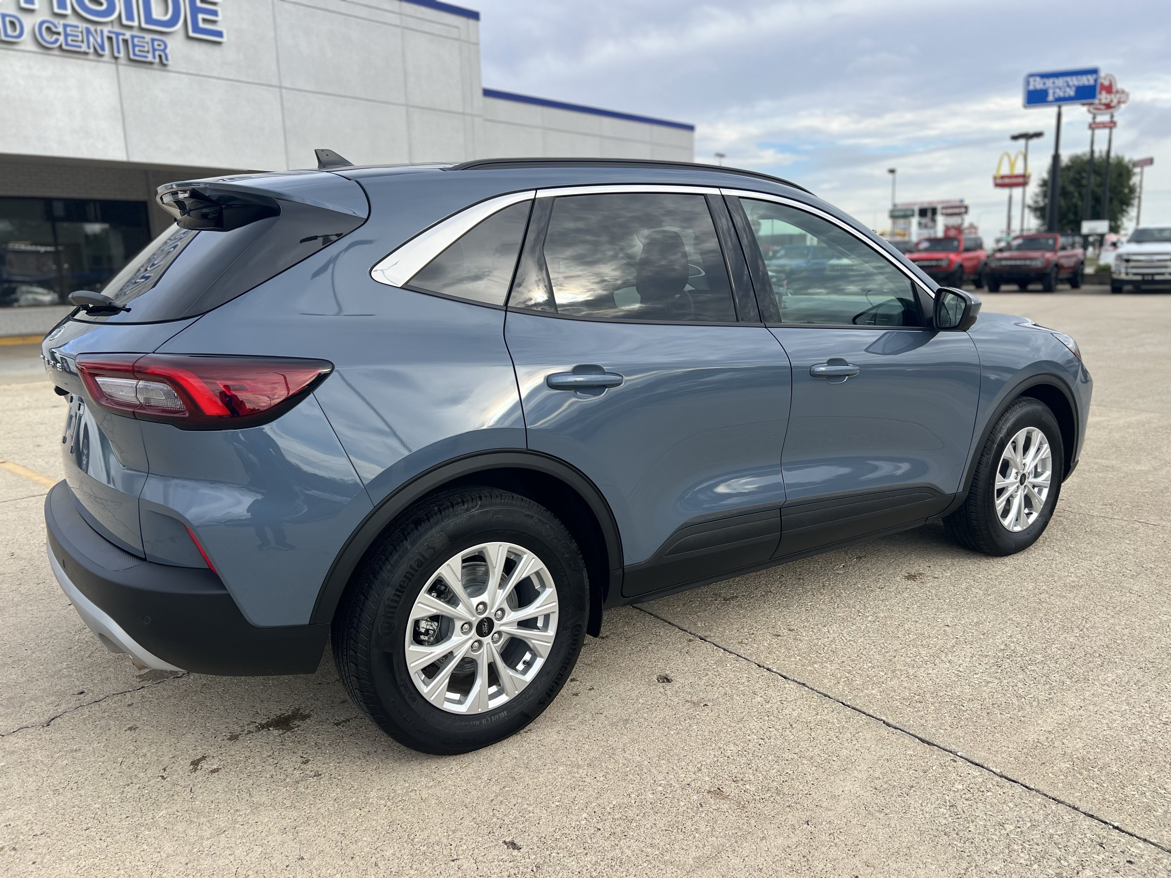 Used 2024 Ford Escape Active w/ Tech Pack #2 FWD image 5