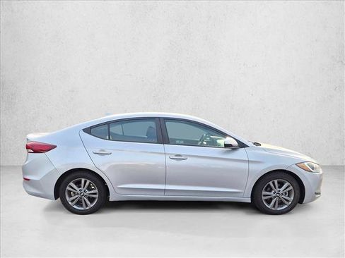 Used 2018 Hyundai Elantra SEL FWD image 5