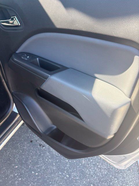 Used 2018 Chevrolet Colorado Z71 AWD/4WD image 17