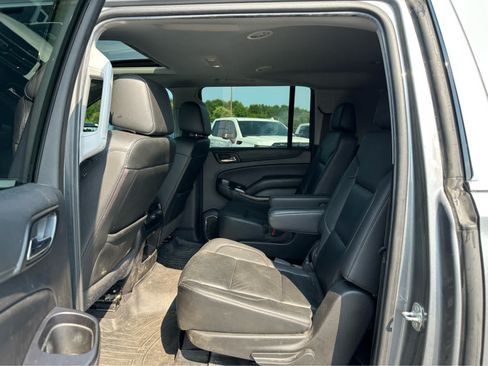 Used 2020 Chevrolet Suburban LT AWD/4WD image 9