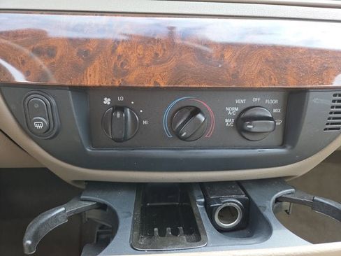 Used 2005 Mercury Grand Marquis GS image 16