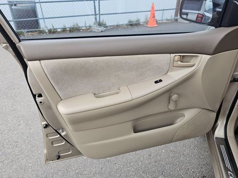 Used 2004 Toyota Corolla CE w/ Preferred Accessory Pkg FWD image 21