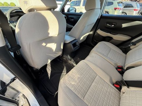 Certified 2025 Honda HR-V LX image 14