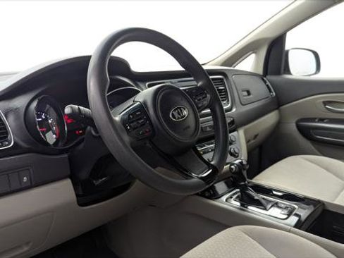 Used 2016 Kia Sedona LX w/ Option Group 020 image 22