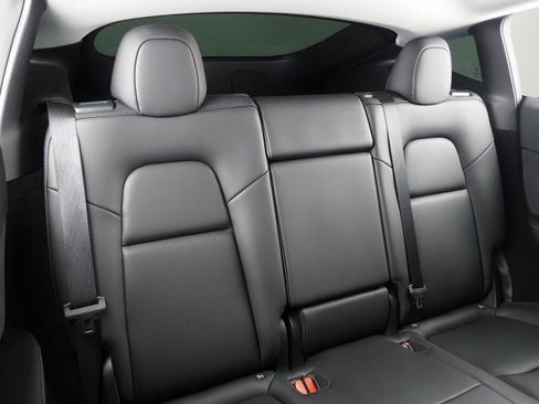 Used 2024 Tesla Model Y Performance image 17