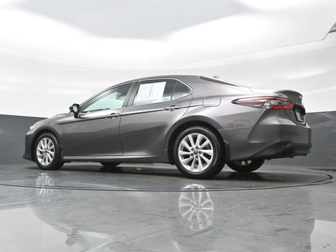 Used 2021 Toyota Camry LE w/ Cold Weather Package FWD image 29