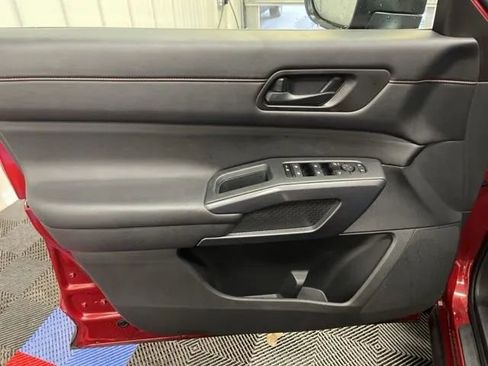 Used 2024 Nissan Pathfinder Rock Creek image 8