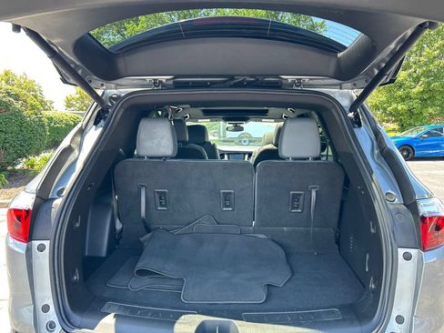Certified 2024 Buick Enclave Essence w/ Experience Buick Package FWD image 37