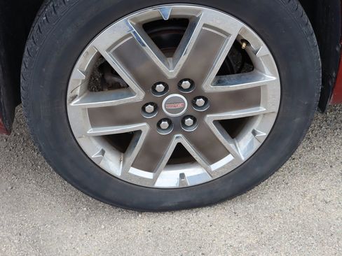 Used 2011 GMC Acadia Denali image 27