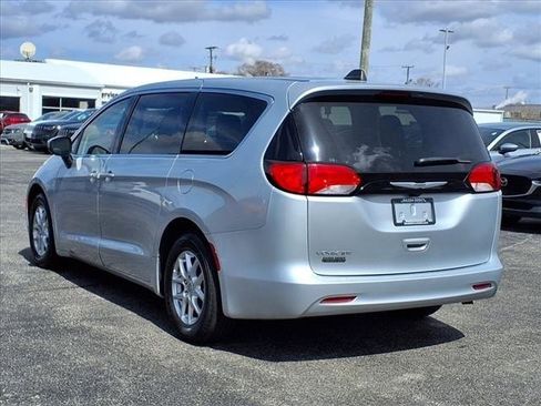 Used 2023 Chrysler Voyager LX image 8