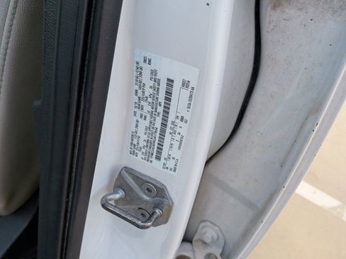 Used 2019 Ford Escape Titanium image 44