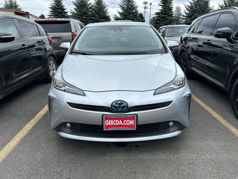 Used 2019 Toyota Prius XLE AWD/4WD image 2