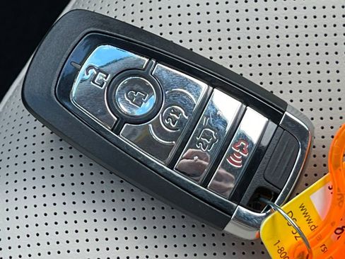 New 2026 Lincoln Corsair Premiere image 28