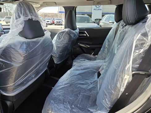 New 2026 Mitsubishi Outlander AWD image 10