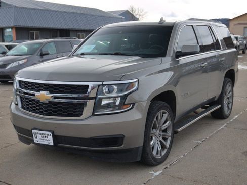 Used 2017 Chevrolet Tahoe LT image 2