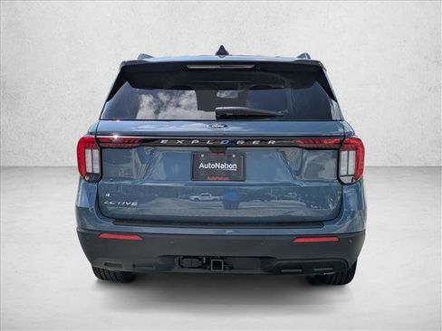 New 2026 Ford Explorer Active RWD image 9