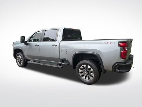 Used 2024 Chevrolet Silverado 2500 Custom w/ Custom Value Package AWD/4WD image 3