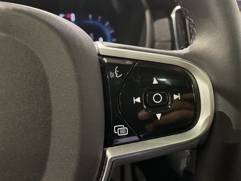 Used 2025 Volvo XC90 B6 Plus image 22