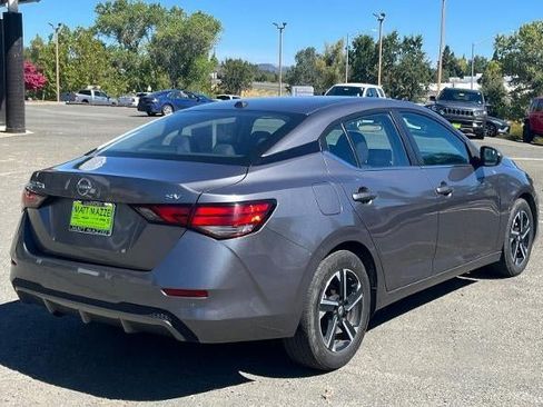 Used 2024 Nissan Sentra SV FWD image 9