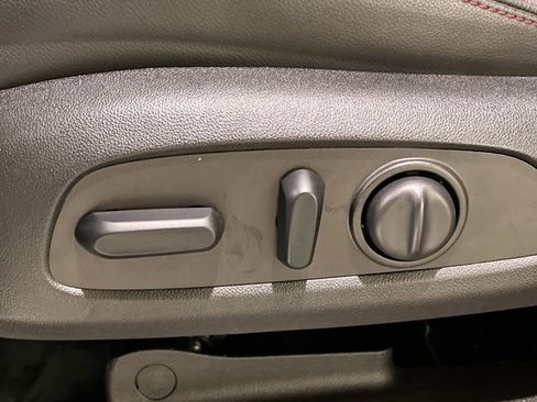 Used 2022 Chevrolet Equinox RS image 23