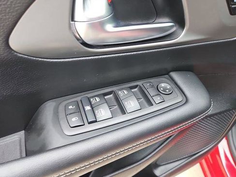 Used 2025 Chrysler Pacifica Select FWD image 21
