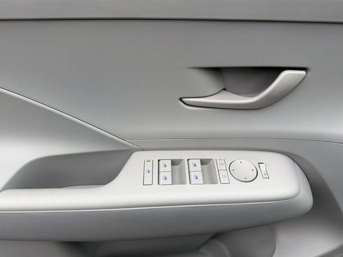 New 2026 Hyundai Kona SE image 9