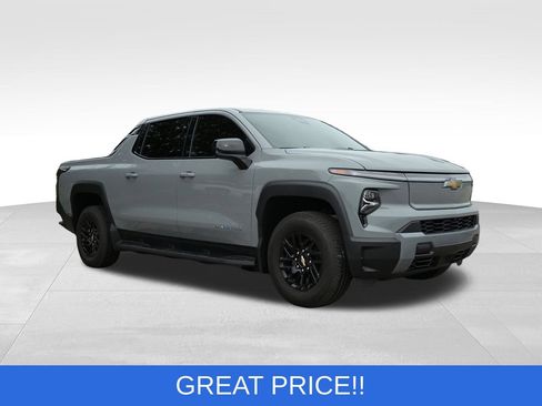 Used 2026 Chevrolet Silverado EV LT AWD/4WD image 17