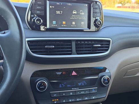 Used 2019 Hyundai Tucson Limited image 16