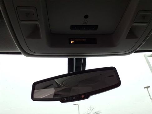 Used 2018 GMC Sierra 1500 SLE w/ SLE Value Package image 33