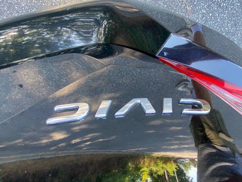 Used 2016 Honda Civic Touring image 40