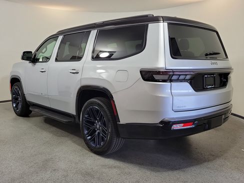Used 2026 Jeep Grand Wagoneer 4WD image 5