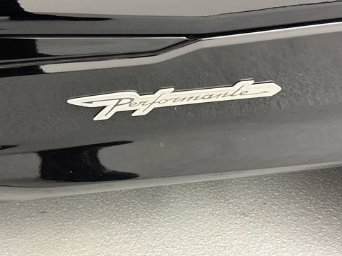 Used 2024 Lamborghini Urus Performante AWD/4WD image 27