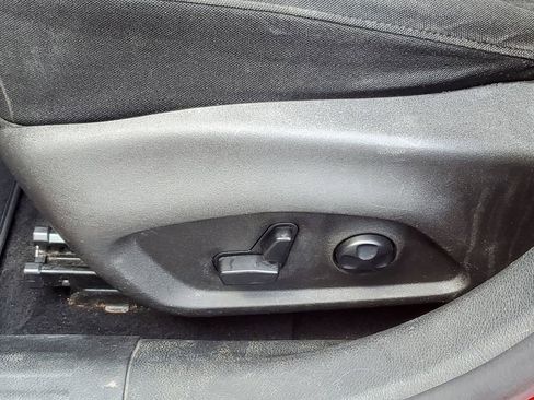 Used 2018 Jeep Renegade Latitude w/ Popular Equipment Group FWD image 10