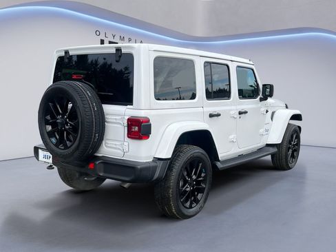 Certified 2022 Jeep Wrangler Unlimited Sahara w/ Cold Weather Group image 3