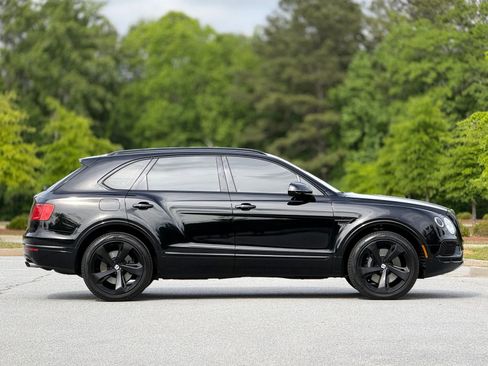 Used 2019 Bentley Bentayga AWD/4WD image 12