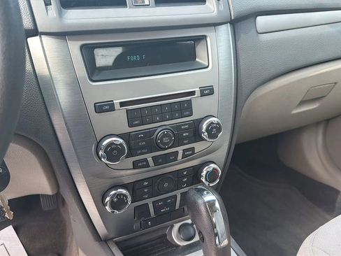 Used 2010 Ford Fusion SE FWD image 12